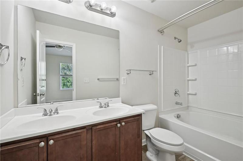 Image for property 5675 Laurel Ridge Circle, Atlanta, GA 30344