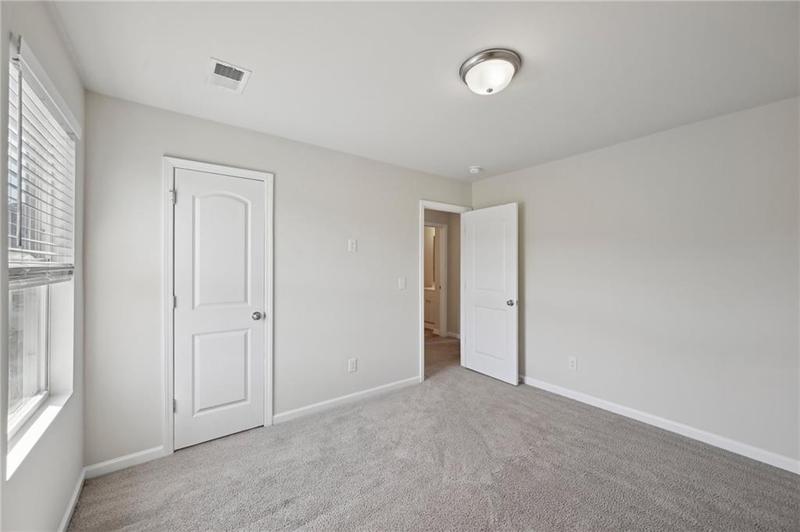 Image for property 5675 Laurel Ridge Circle, Atlanta, GA 30344