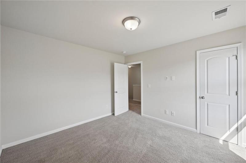 Image for property 5675 Laurel Ridge Circle, Atlanta, GA 30344