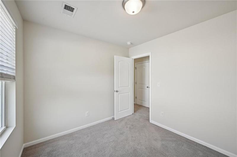 Image for property 5675 Laurel Ridge Circle, Atlanta, GA 30344