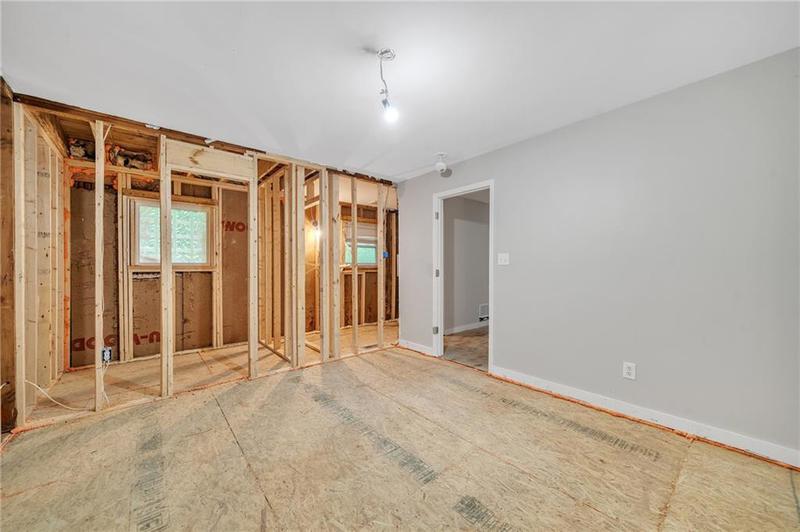 Image for property 2781 Rollingwood Lane, Atlanta, GA 30316