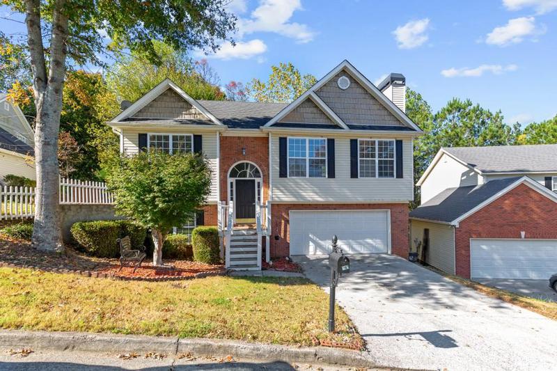 Image for property 2140 Wildcat Cliffs Way, Lawrenceville, GA 30043