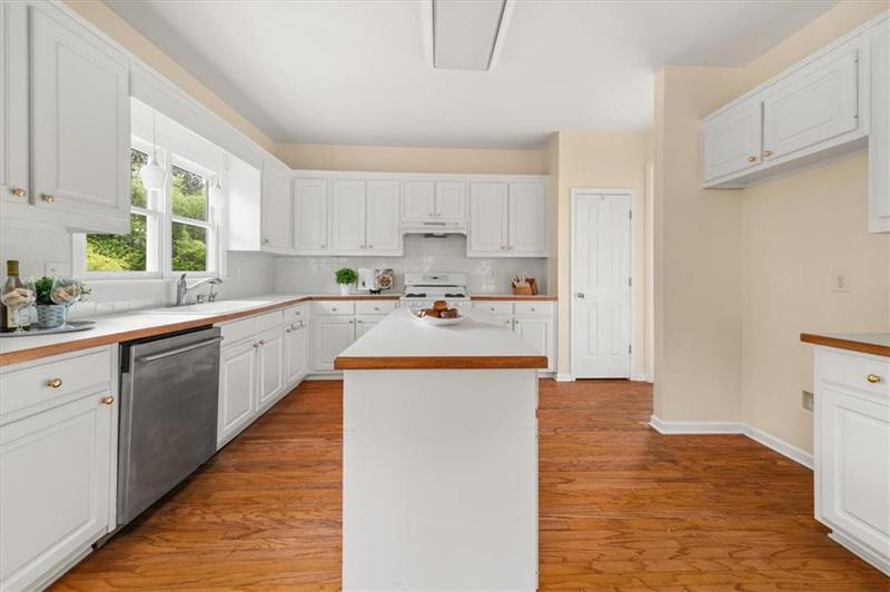 Image for property 3270 Golfe Links Drive, Snellville, GA 30039