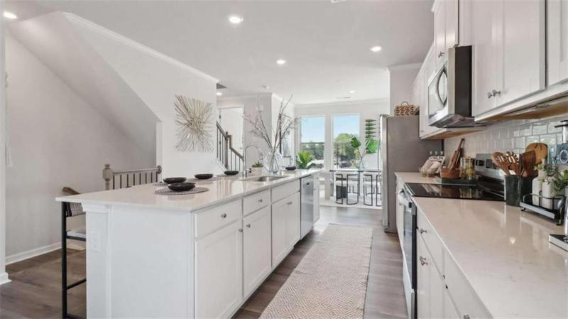 Image for property 226 College Circle 1014, Atlanta, GA 30354