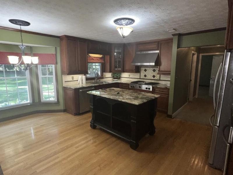 Image for property 3656 RAINBOW Circle, Snellville, GA 30039