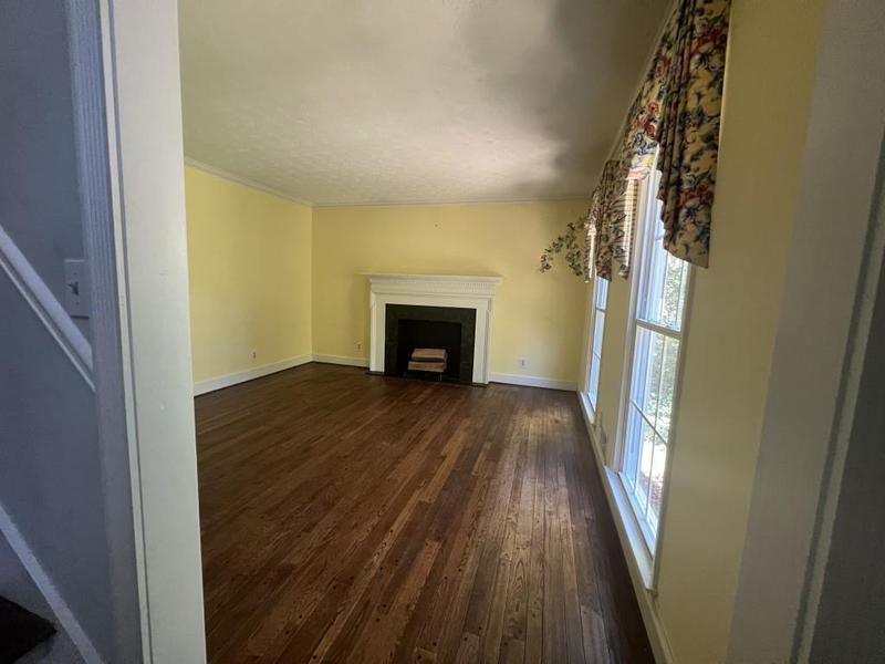 Image for property 3656 RAINBOW Circle, Snellville, GA 30039