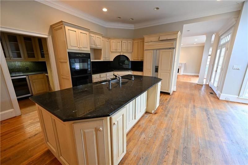 Image for property 1378 Wesley Oaks Court, Atlanta, GA 30327