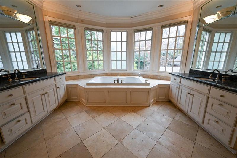 Image for property 1378 Wesley Oaks Court, Atlanta, GA 30327