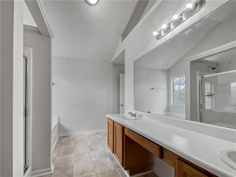 Image for property 4106 Ravenwood Court 80, Union City, GA 30291