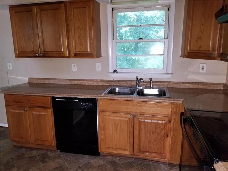 Image for property 2402 Dawn Drive, Decatur, GA 30032
