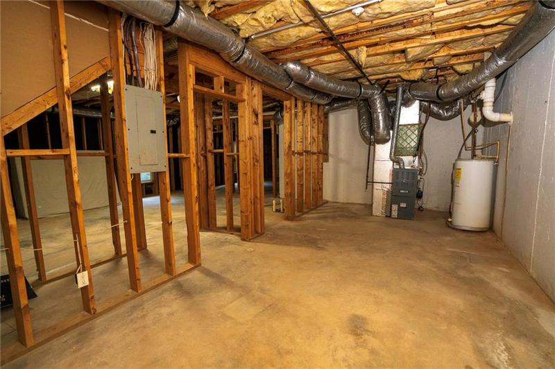 Image for property 994 Rolling Forest Lane, Lilburn, GA 30047