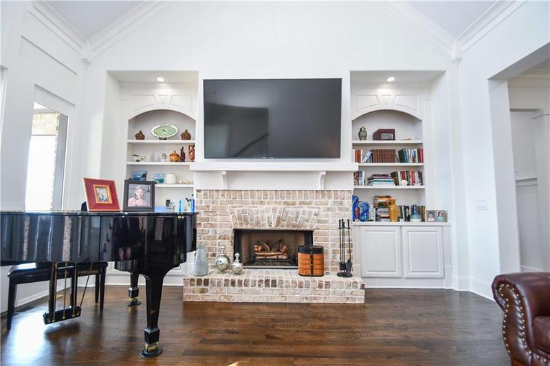 Image for property 2771 Point Overlook, Gainesville, GA 30501