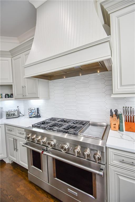 Image for property 2771 Point Overlook, Gainesville, GA 30501