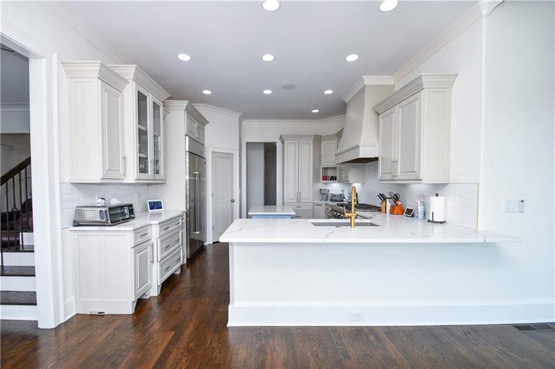 Image for property 2771 Point Overlook, Gainesville, GA 30501