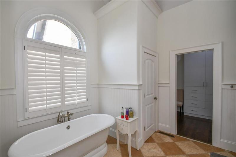 Image for property 2771 Point Overlook, Gainesville, GA 30501