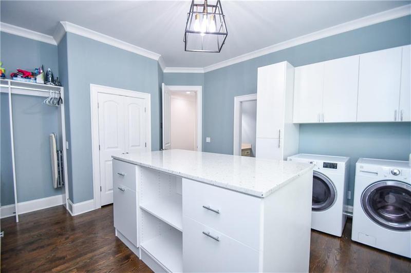 Image for property 2771 Point Overlook, Gainesville, GA 30501