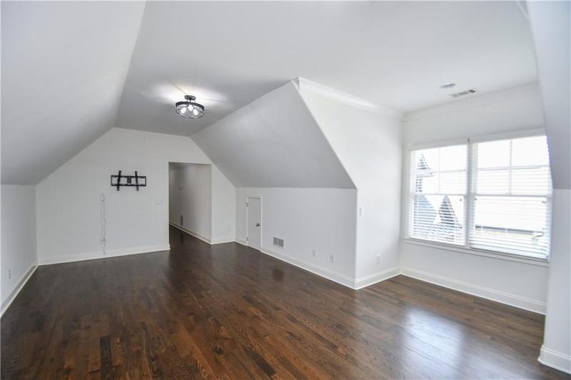 Image for property 2771 Point Overlook, Gainesville, GA 30501