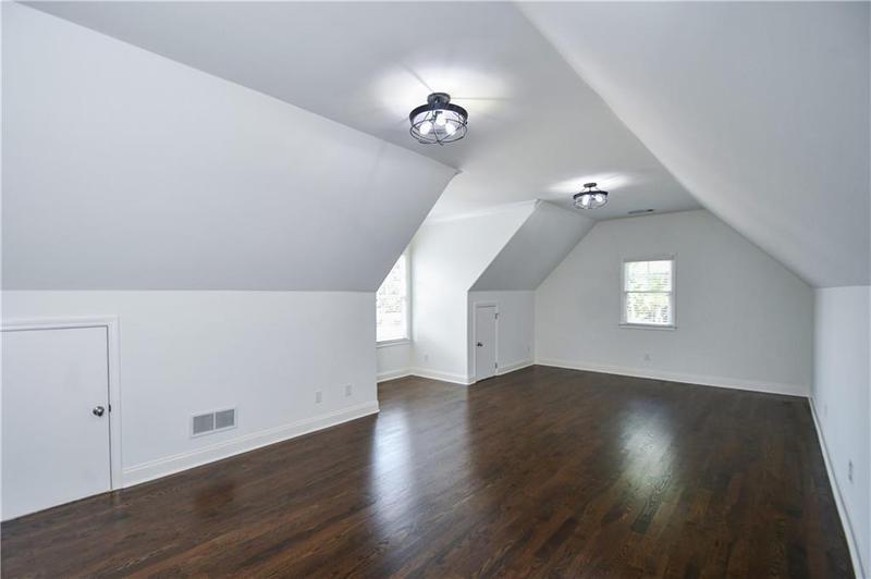 Image for property 2771 Point Overlook, Gainesville, GA 30501