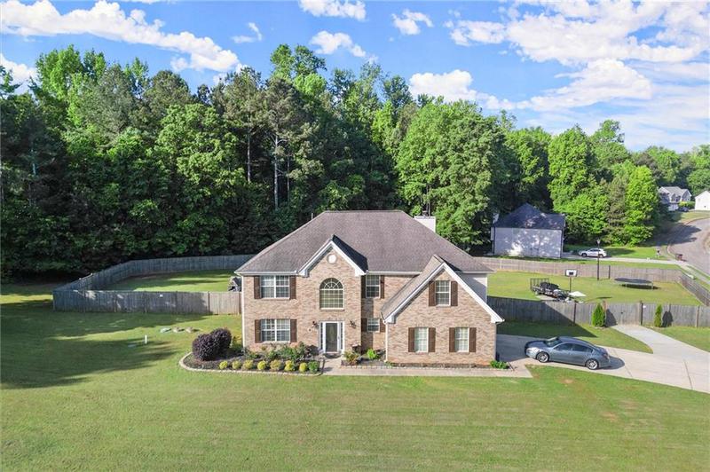 Image for property 423 Blackbird Way, Hampton, GA 30228