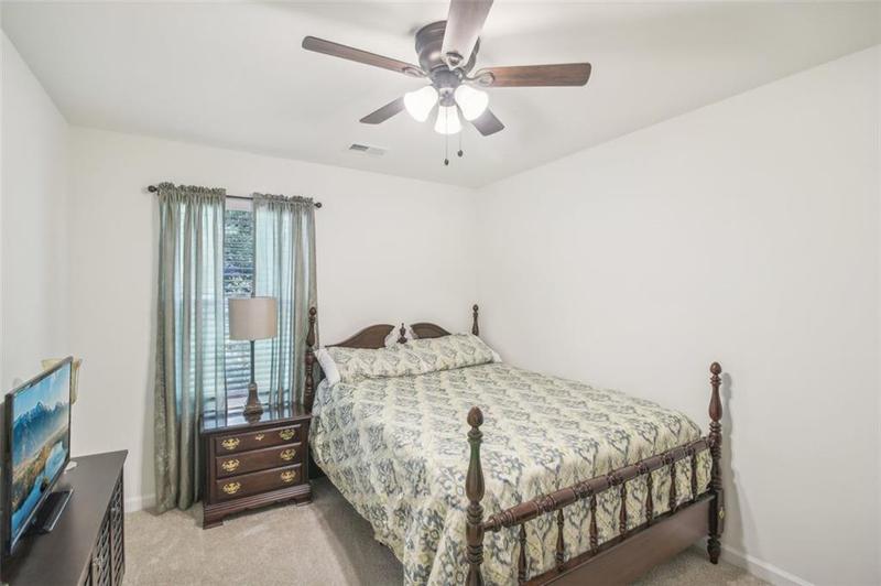 Image for property 174 HAMPTON Circle, Mcdonough, GA 30253