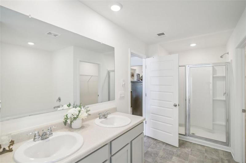 Image for property 174 HAMPTON Circle, Mcdonough, GA 30253