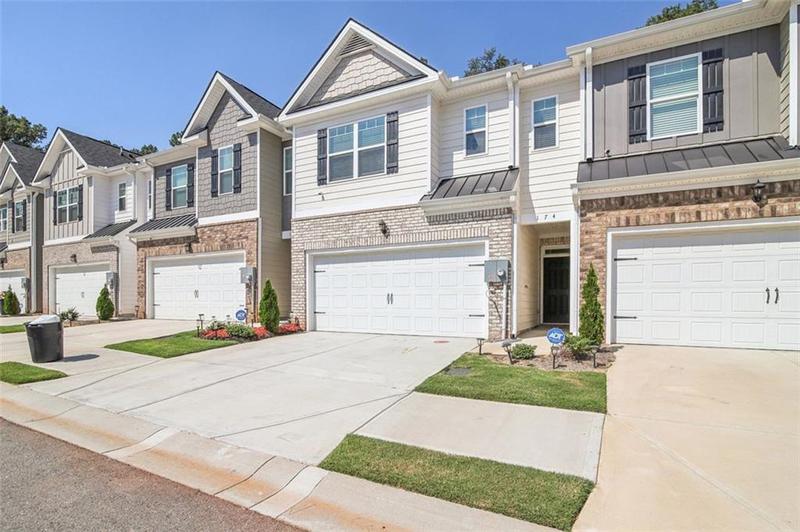 Image for property 174 HAMPTON Circle, Mcdonough, GA 30253