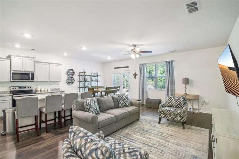 Image for property 174 HAMPTON Circle, Mcdonough, GA 30253