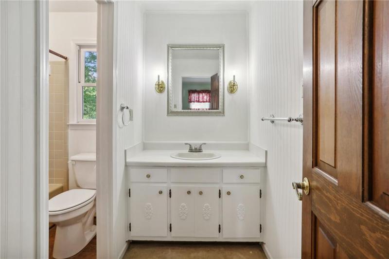 Image for property 5622 Williamsburg Drive, Norcross, GA 30093