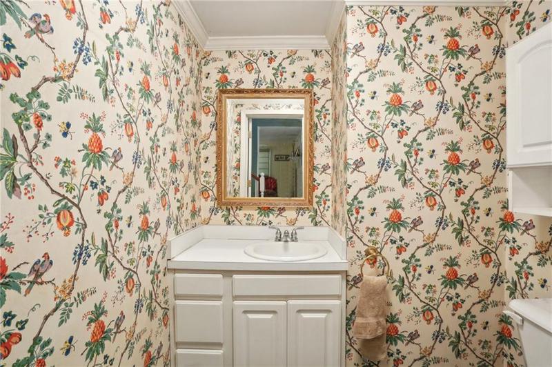 Image for property 5622 Williamsburg Drive, Norcross, GA 30093