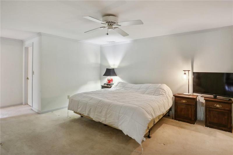 Image for property 5622 Williamsburg Drive, Norcross, GA 30093