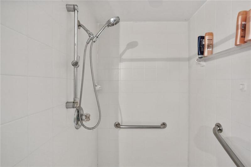 Image for property 5622 Williamsburg Drive, Norcross, GA 30093