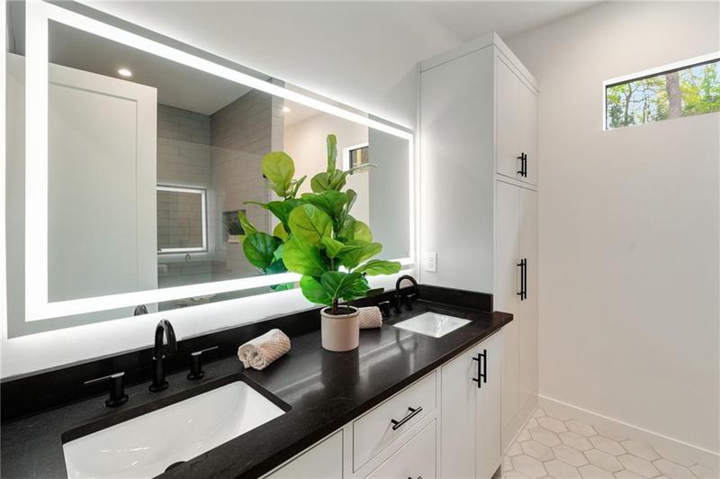 Image for property 247 Huntington Road, Atlanta, GA 30309