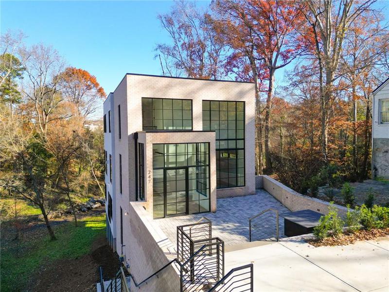 Image for property 247 Huntington Road, Atlanta, GA 30309