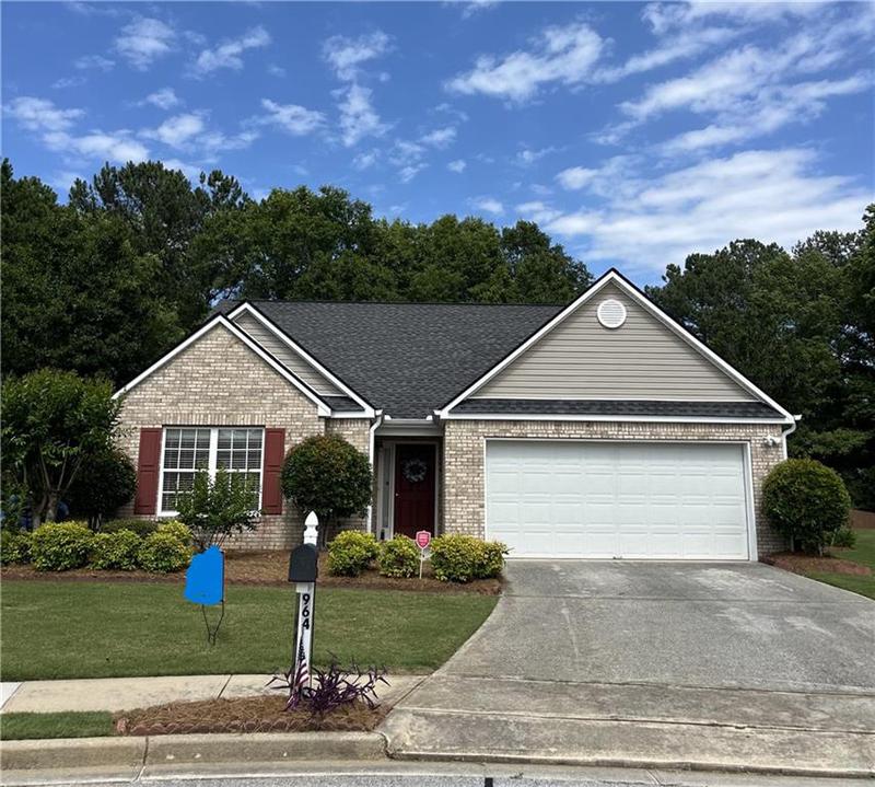 Image for property 964 Village View Circle, Loganville, GA 30052
