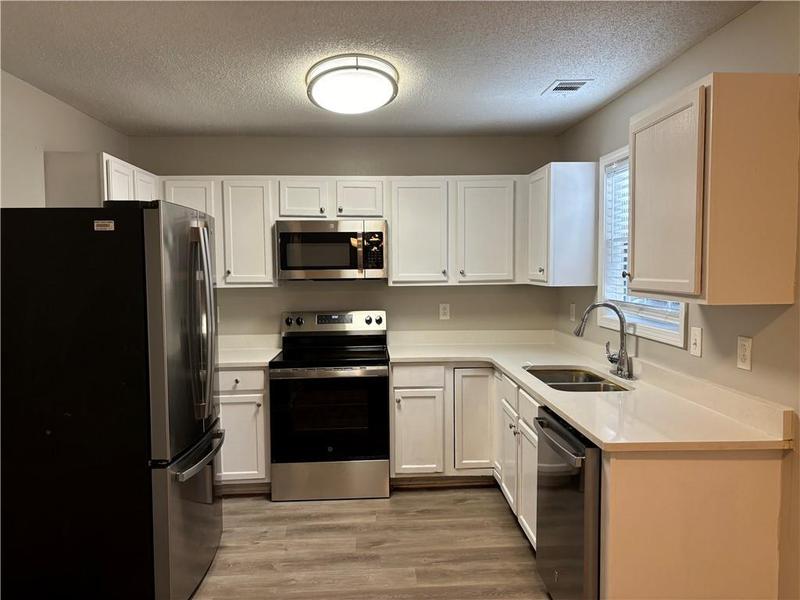 Image for property 7069 Ravenwood Lane, Lithonia, GA 30038