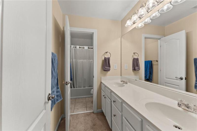 Image for property 5559 Ridgemoor Drive, Braselton, GA 30517