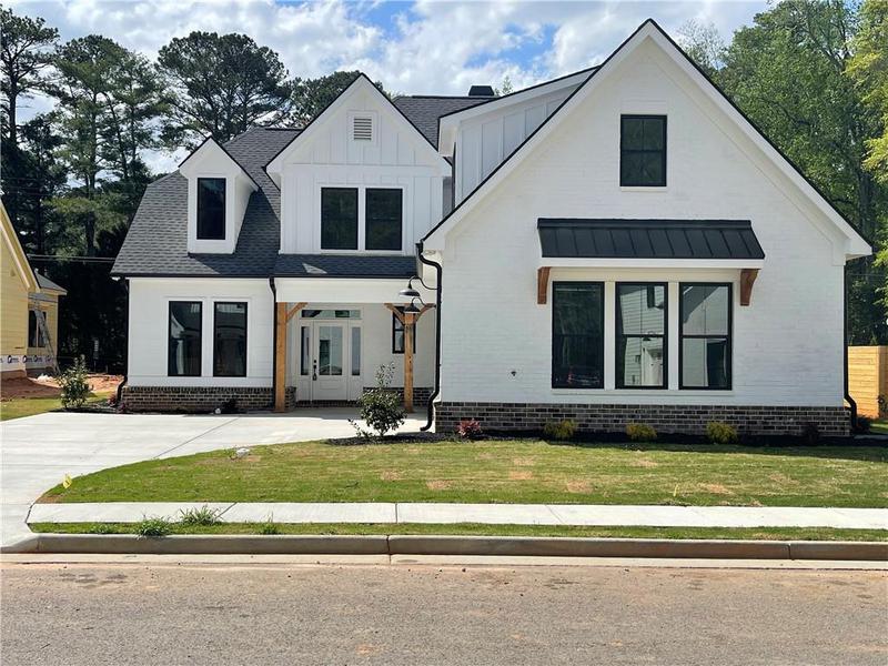 Image for property 504 Mill Farm Ln, Monroe, GA 30655