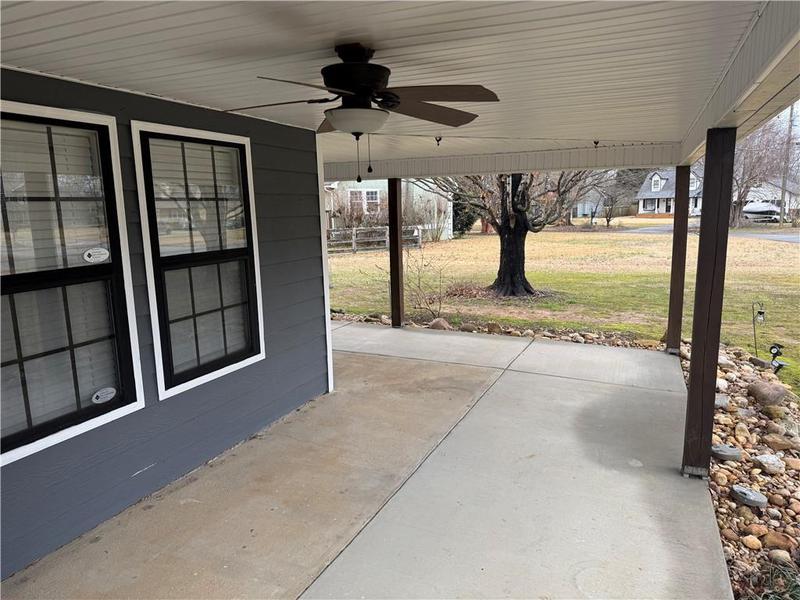 Image for property 31 Riverview Court, Cartersville, GA 30701