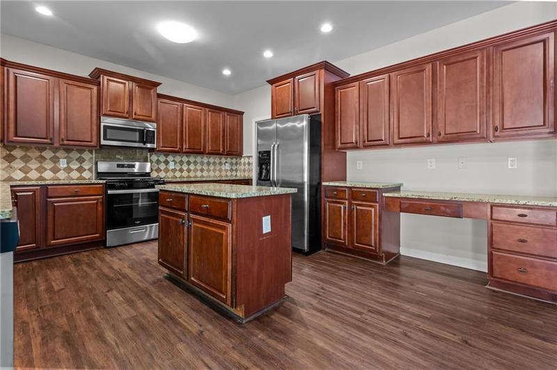 Image for property 906 Fox Croft Place, Canton, GA 30114