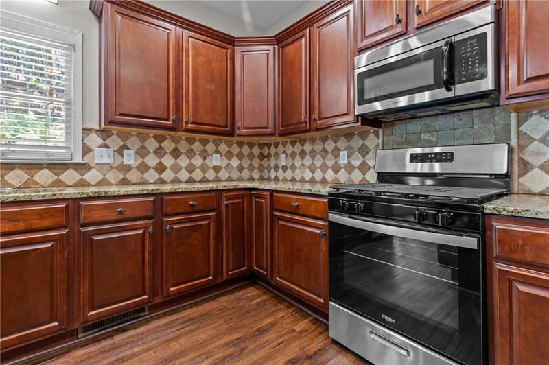 Image for property 906 Fox Croft Place, Canton, GA 30114