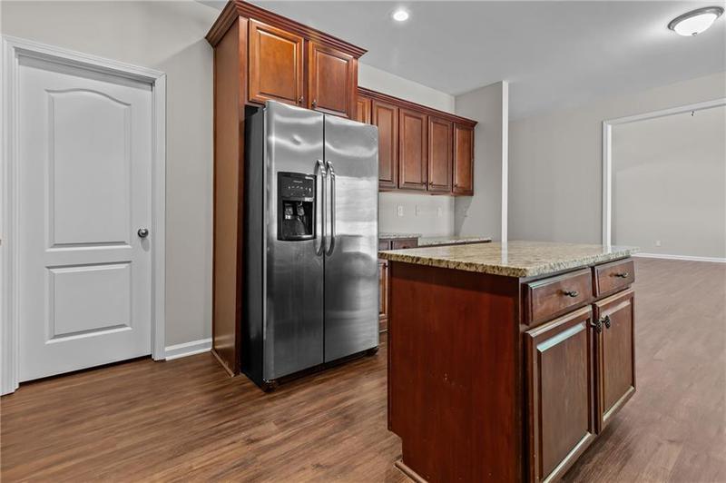 Image for property 906 Fox Croft Place, Canton, GA 30114