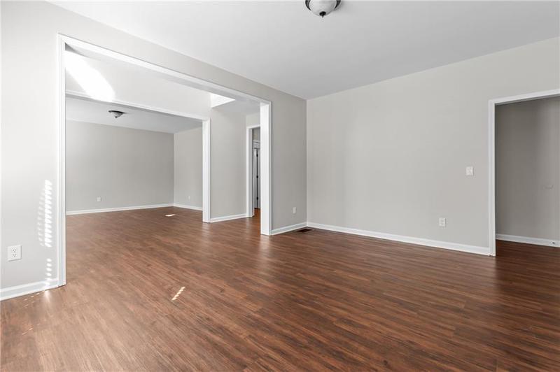 Image for property 906 Fox Croft Place, Canton, GA 30114