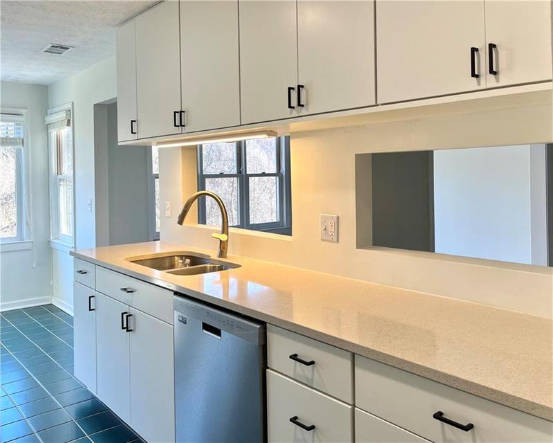 Image for property 14 Saint Claire Lane, Atlanta, GA 30324