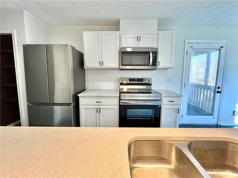 Image for property 14 Saint Claire Lane, Atlanta, GA 30324