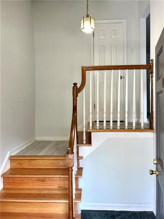 Image for property 14 Saint Claire Lane, Atlanta, GA 30324