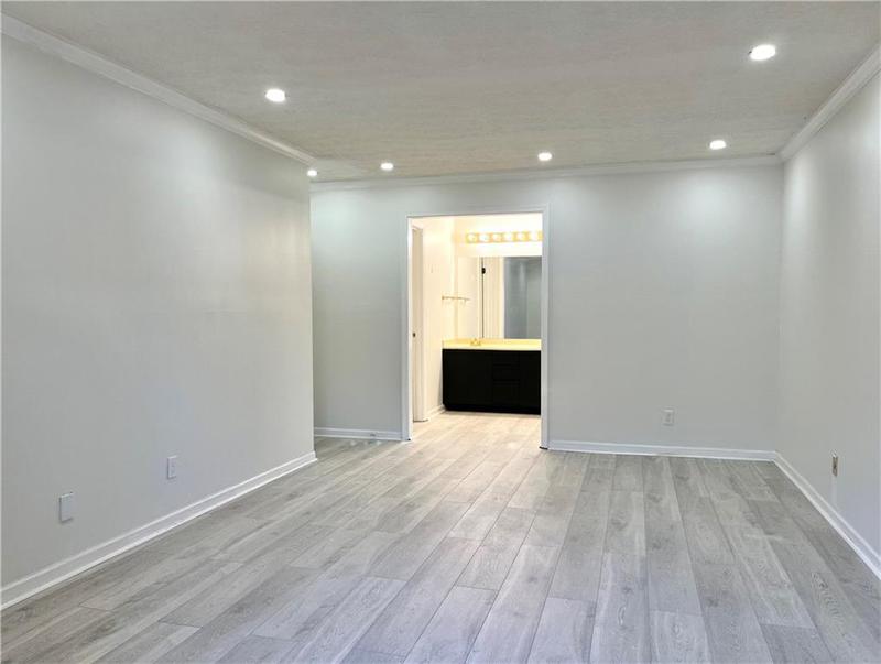 Image for property 14 Saint Claire Lane, Atlanta, GA 30324