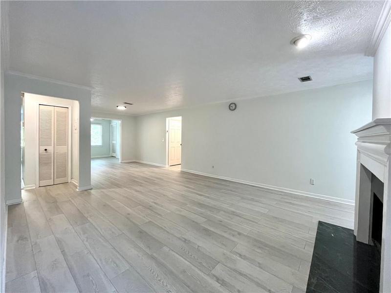 Image for property 14 Saint Claire Lane, Atlanta, GA 30324