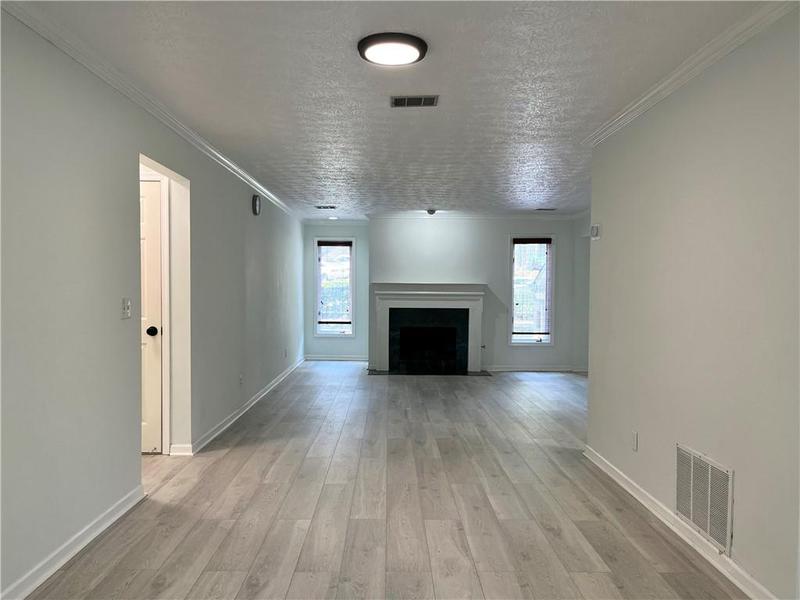 Image for property 14 Saint Claire Lane, Atlanta, GA 30324
