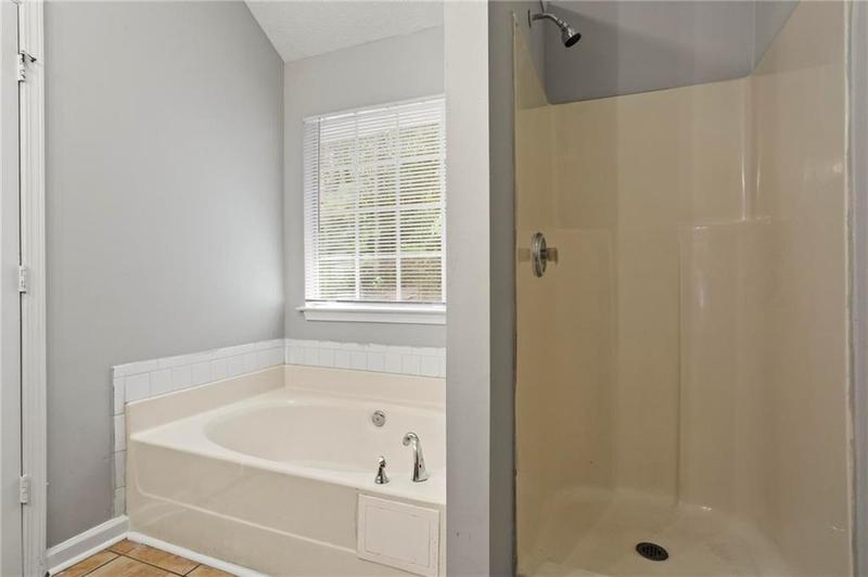 Image for property 10777 Knotty Pine Pl, Hampton, GA 30228