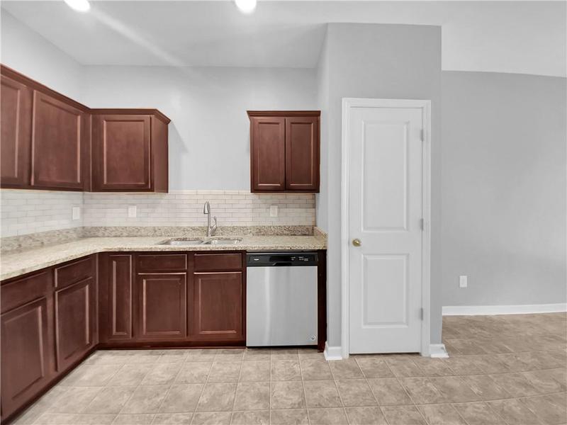 Image for property 2350 Camden Oak Way, Lithonia, GA 30058
